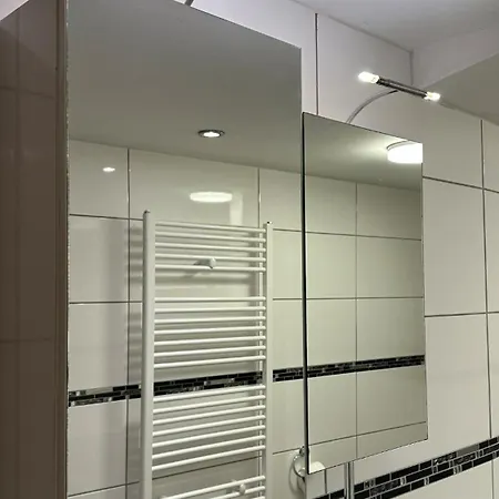 דירה Geraeumiges 2-zimmer In Messenaehe *