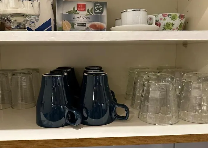 Geraeumiges 2-zimmer In Messenaehe Daire